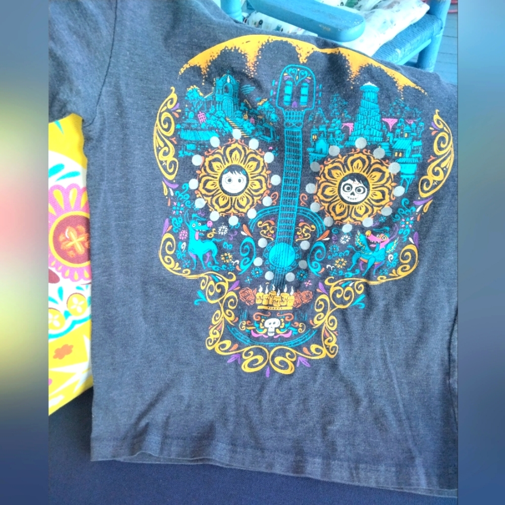 Kids Pixar Coco licensed tee Miguel Dias de los Muertos Size small 4/5 unisex